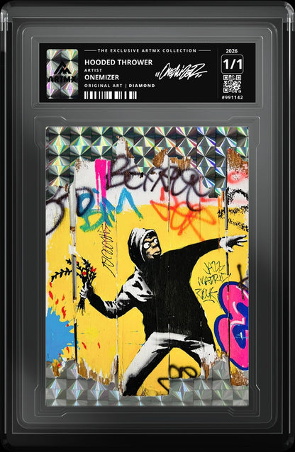 HOODED THROWER by Onemizer — Diamond — close-up